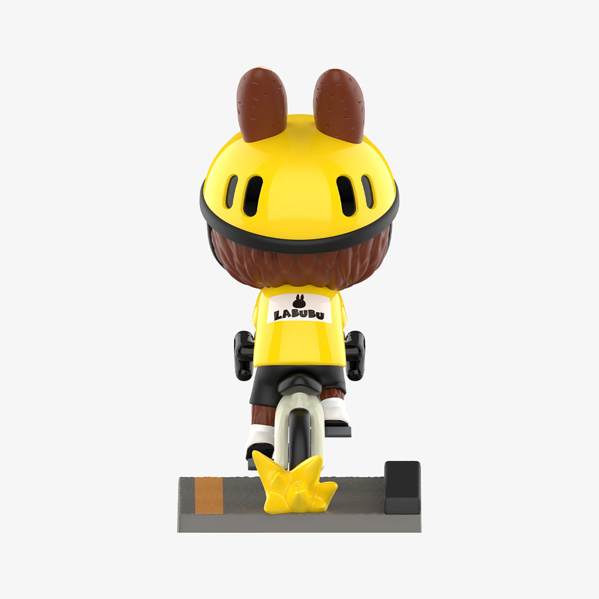 LABUBU Summer Ride Figure — ракурс сзади, хвост и шлем
